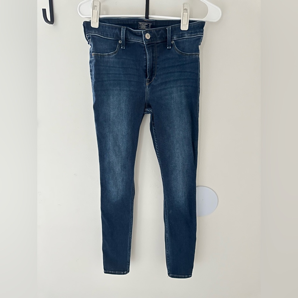 Abercrombie & Fitch Midrise Medium Dark Wash Super Skinny Jeggings